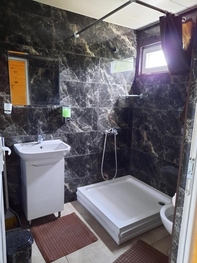 Family Hotel Maia - Cемейная гостиница Майя Dashbashi Екстериор снимка